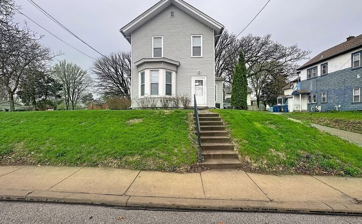1206 Bridge Avenue, Davenport