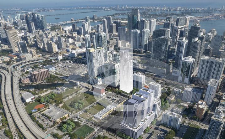 158 SW 7th St, Miami