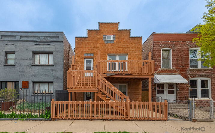 2642 W Superior Street, Chicago