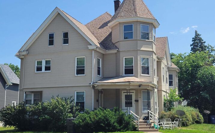 1421 GRAND Avenue, Davenport
