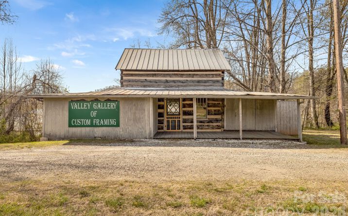 2172 Smokey Park Highway, Candler