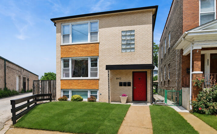 4912 W Berteau Avenue, Chicago
