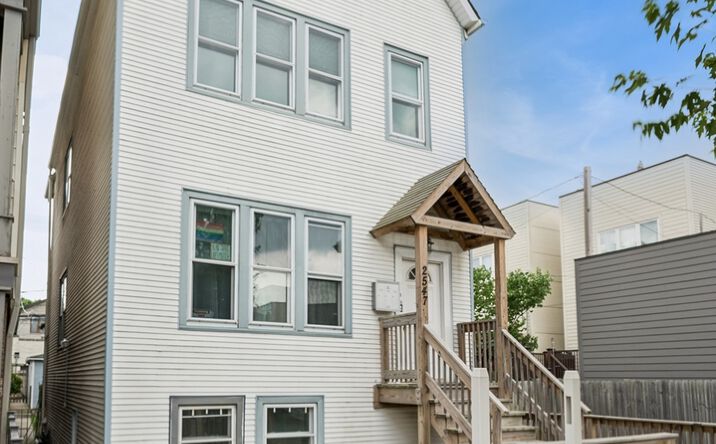 2547 W Homer Street, Chicago
