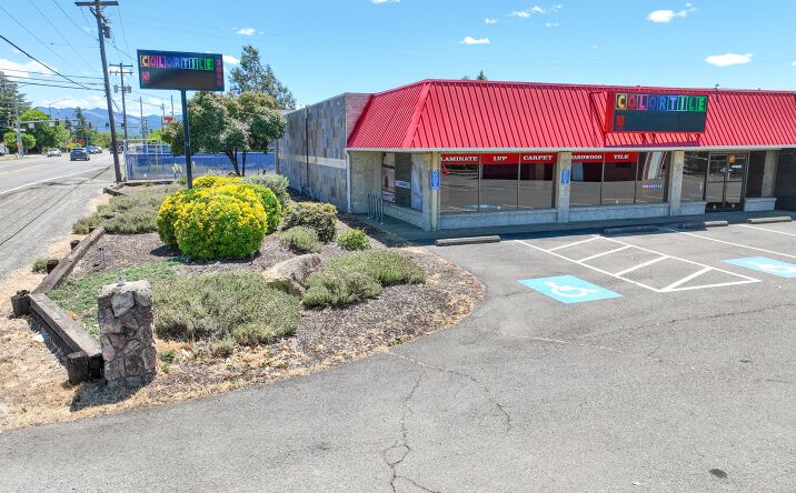 3069 Crater Lake Avenue, Medford