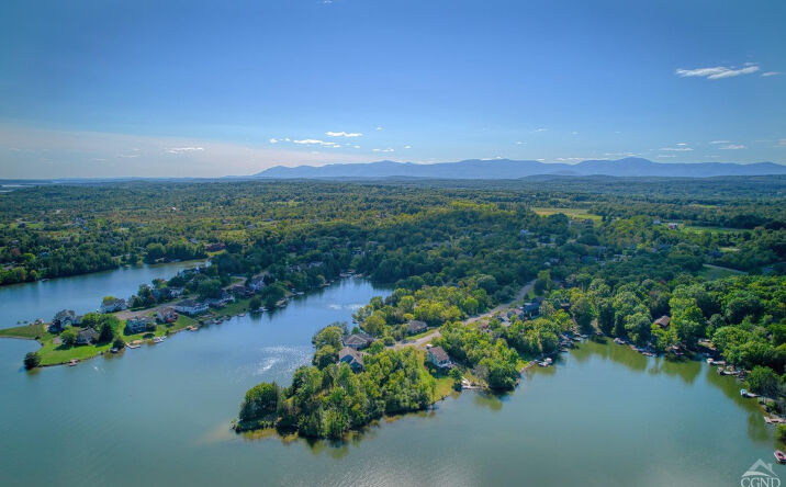 107 Whitney Point, Athens