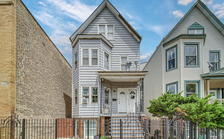 3854 W Diversey Avenue, Chicago