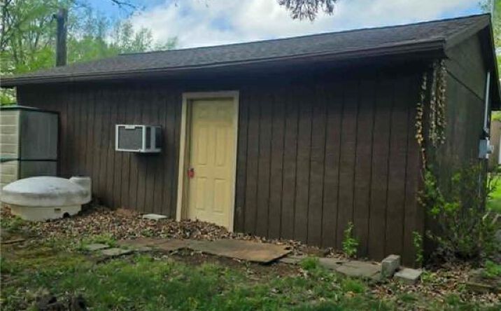 50 Deepwoods Drive, Linn Valley