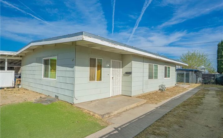 835 E Avenue Q, Palmdale