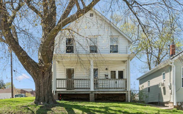 1251 Walnut Street, Dubuque