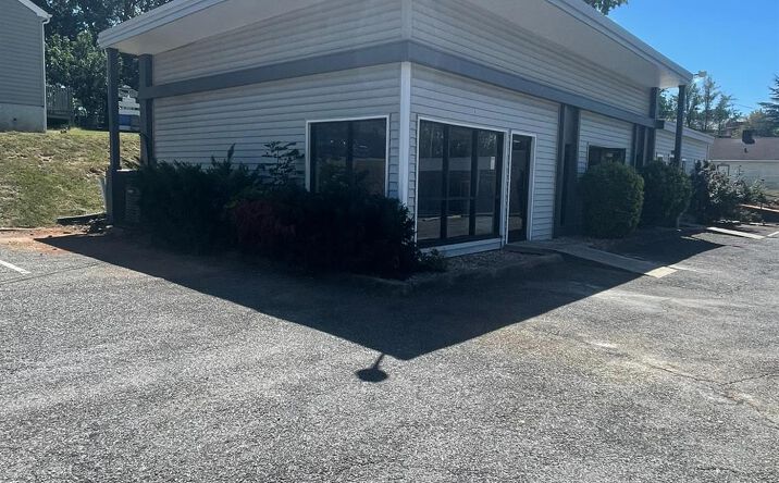 1401 Lakeside Dr, Lynchburg