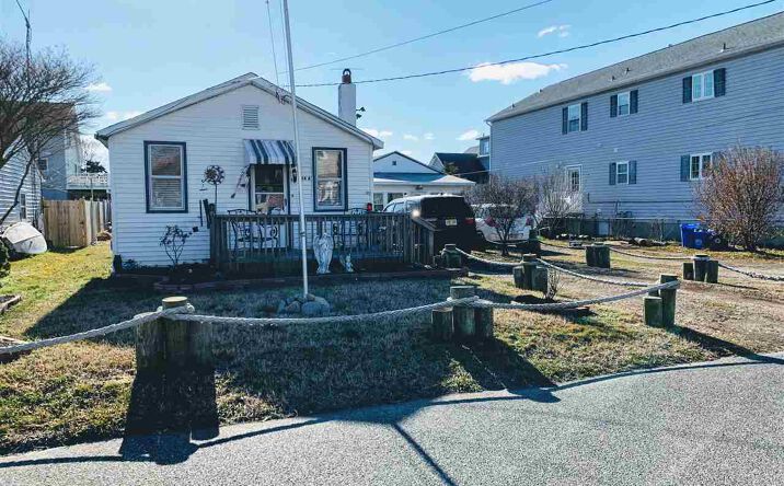 124 W Tampa Avenue, Villas