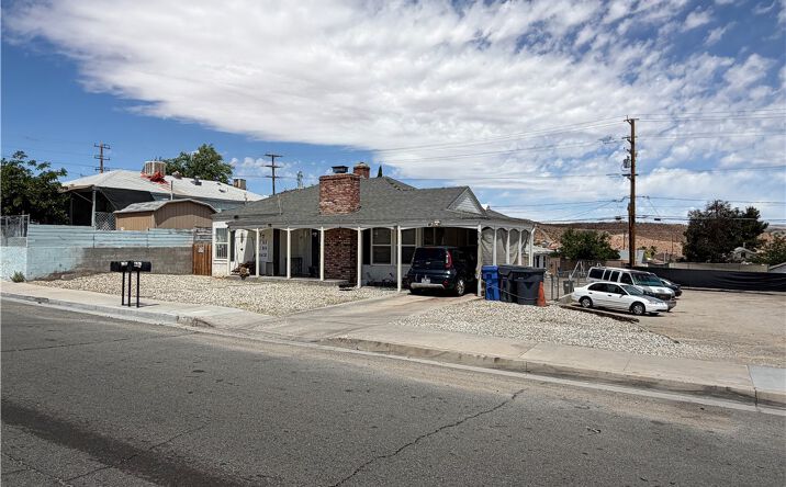 137 W Fredricks, Barstow