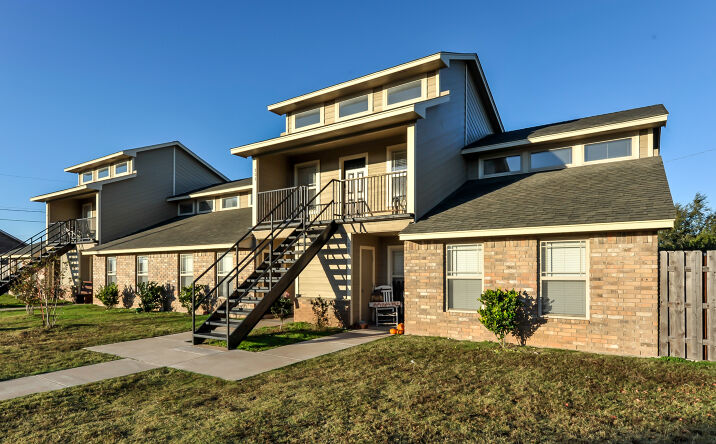 111 E Street, Elgin