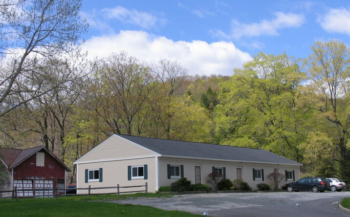 40 State Route 102, Canaan