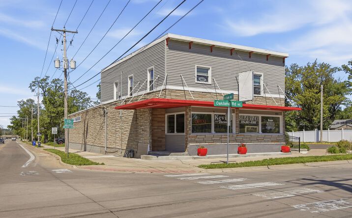 901 Oakland Road Northeast, Cedar Rapids