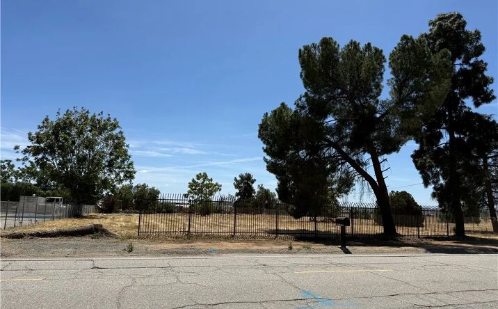 671 W Avenue L, Calimesa