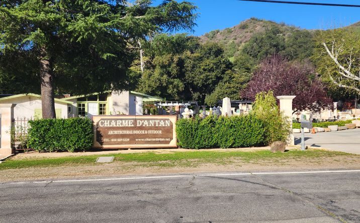 2337 Troutdale Dr, Agoura Hills