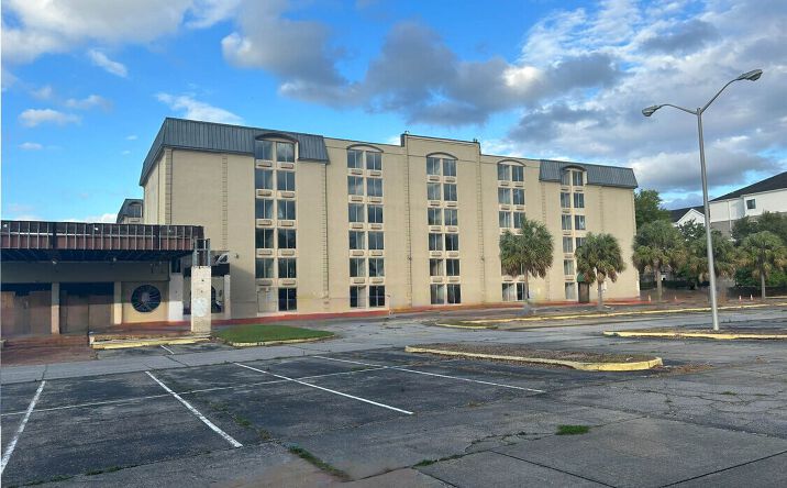 1801 West Pinhook Road, Lafayette