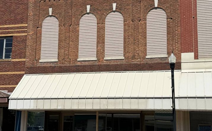 105 E. Main St, Carmi
