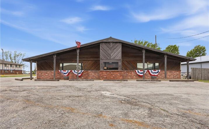 2447 Military Avenue, Baxter Springs
