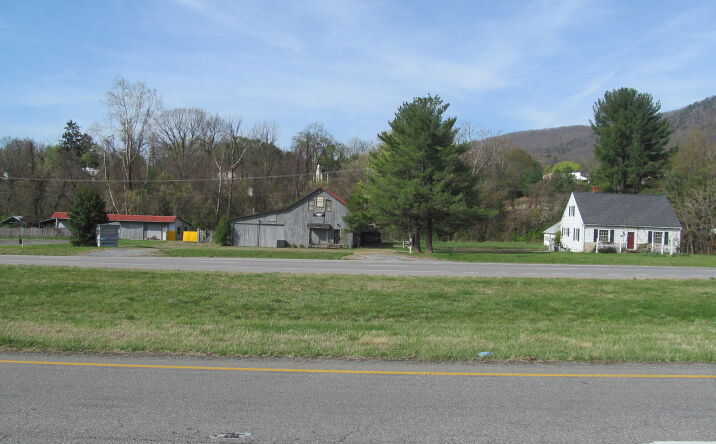 5851 & 5877 Cloverdale Road, Cloverdale
