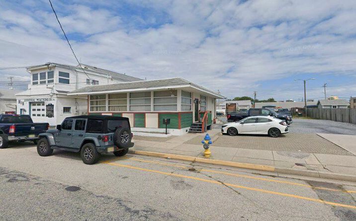 135 W Burk Avenue, Wildwood