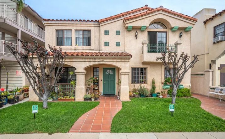 1052 Belmont, Long Beach