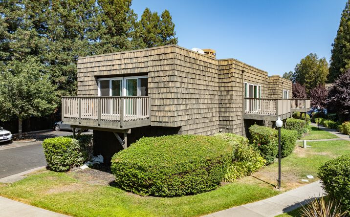725 College Avenue, Santa Rosa