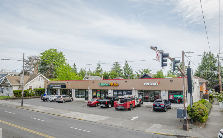 3004-3016 Northeast Broadway, Portland