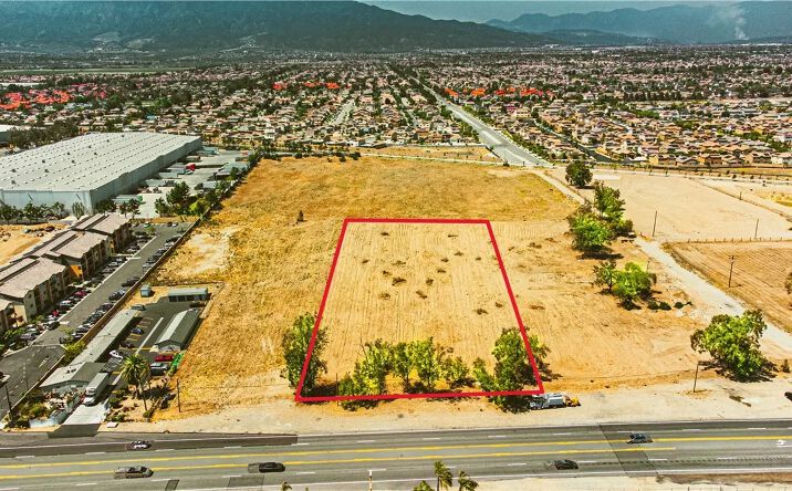 15254 Foothill, Fontana