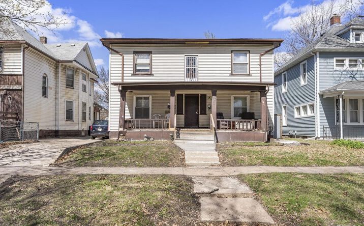 2318 REDWOOD Avenue, Davenport