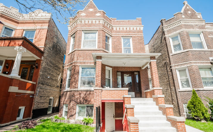 3104 N DAVLIN Court, Chicago