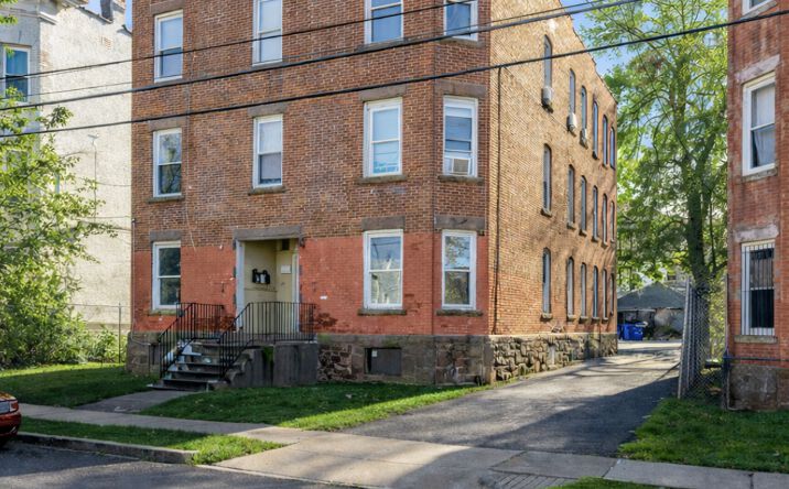 27 Bond St, Hartford