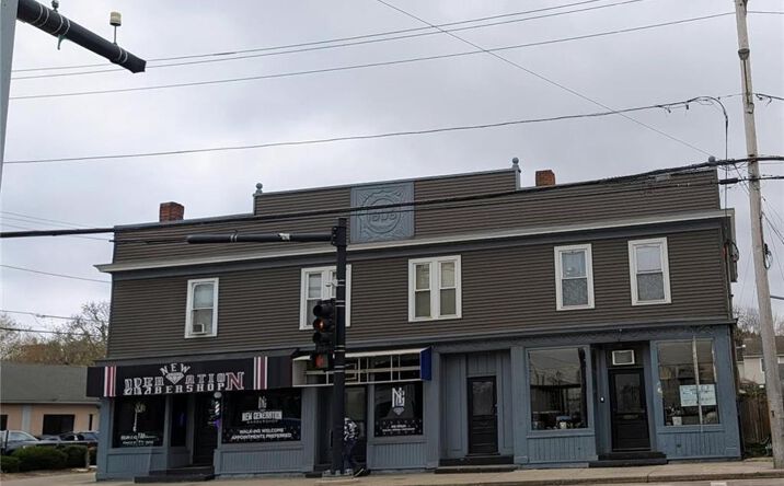 99 101 E Main Street, Milford