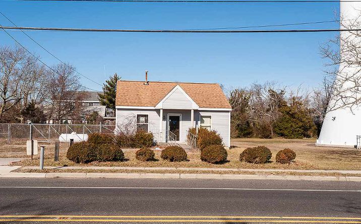 211 Bayshore Road, Villas