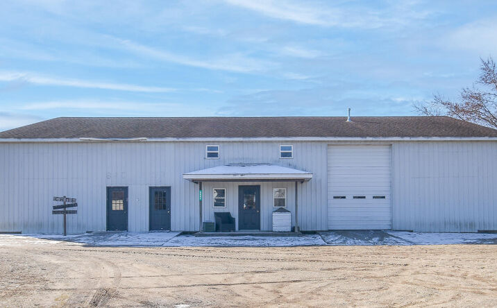 8042 M-60, Union City