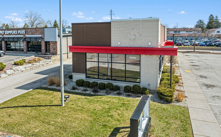 5260 N Port Washington Rd, Milwaukee