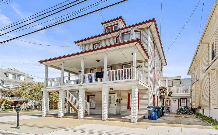 301 E Magnolia Avenue, Wildwood