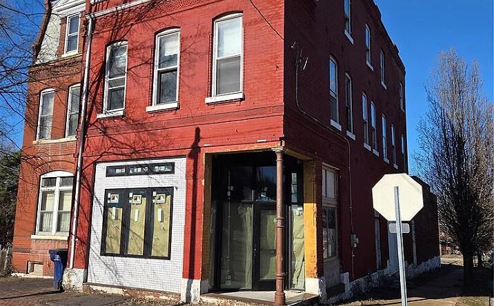 3801 Marine Avenue, St. Louis