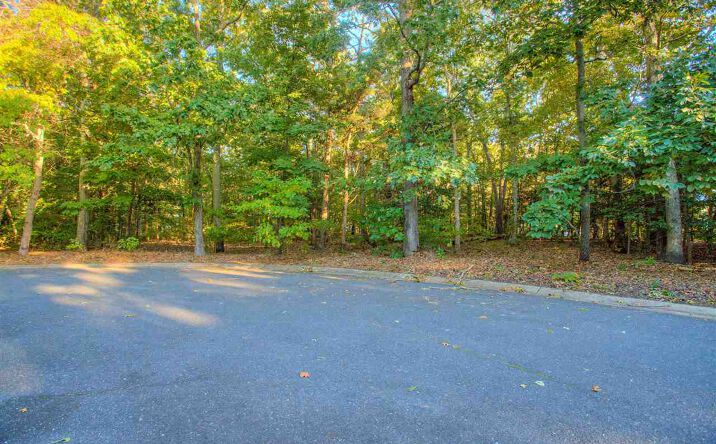 8 Arthurs Court, Lower Township