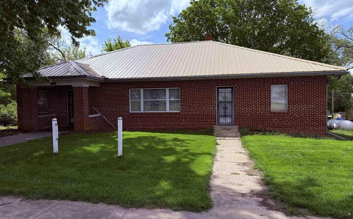 907 Alice Avenue, Riverton