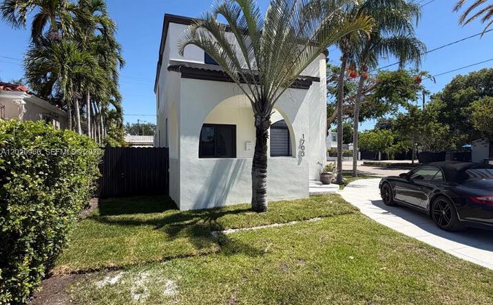 1703 SW 16th Ter, Miami