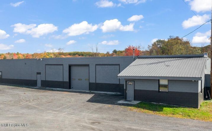 799 Route 111, Greenville