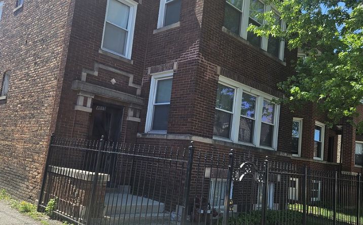 4015 W Potomac Avenue, Chicago