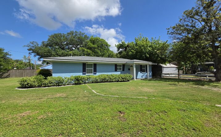 305 Miles Road, Bacliff