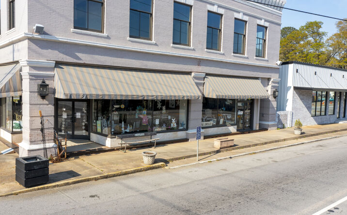 18109 MAIN ST, WOODBURY