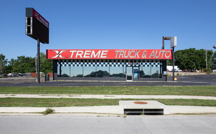 13100-13108 S 71 Highway, Grandview