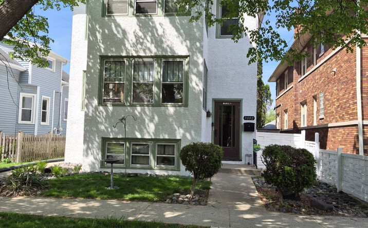 9002 Sheridan Avenue, Brookfield