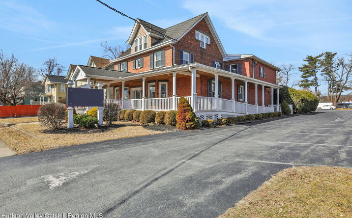 411 Albany Avenue, Kingston