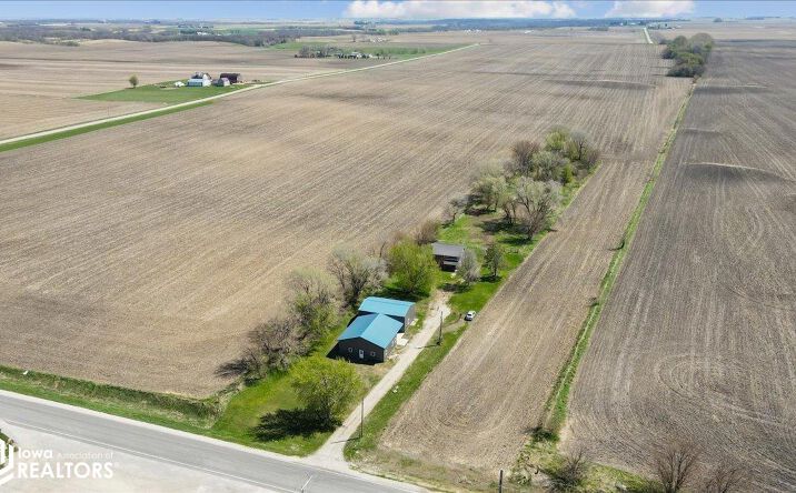 27186 Highway S33, Hubbard